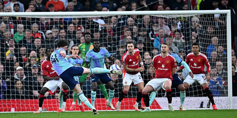 Tahan Imbang Arsenal, Man United "Bantu" Liverpool Dekati Titel Juara