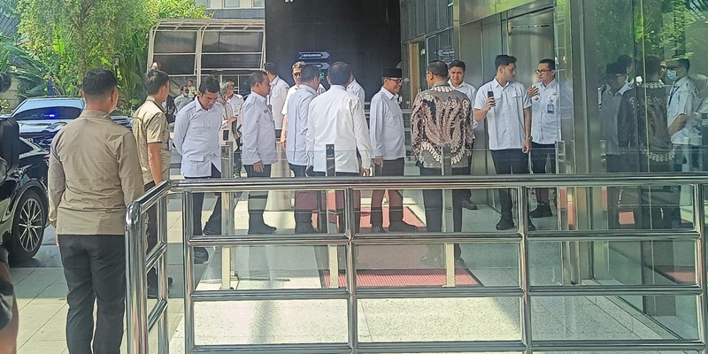 Mendes Yandri dan Jajaran Sambangi KPK, Ada Apa?