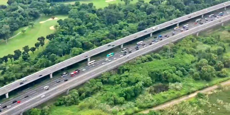 Pantau Jalur Mudik Via Udara, Kapolri: Puncak Mudik Malam Ini