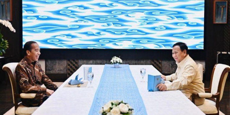 Pengamat: Mengapa Prabowo Begitu Mengistimewakan Jokowi?