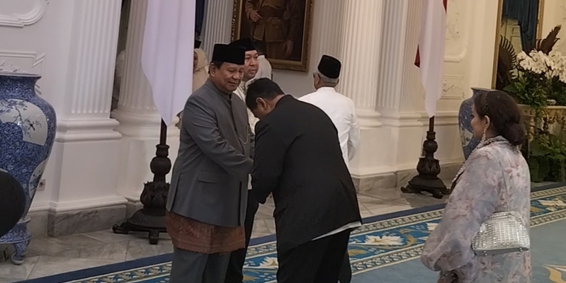 <i>Open House</i> Perdana di Istana, Prabowo Sabar Salami Ratusan Pejabat