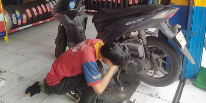 Bengkel Motor Laris Manis Jelang Lebaran