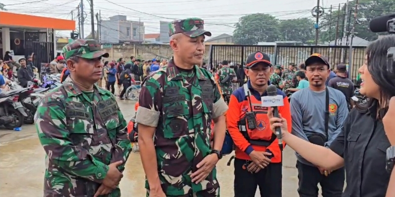 Brigjen TNI Nugroho Pimpin Evakuasi Korban Banjir di PGP Kota Bekasi