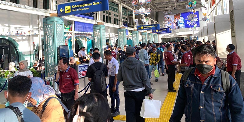 H-6. Lebaran, 25.747 Pemudik Padati Stasiun Pasar Senen