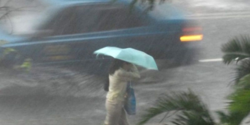 Cuaca Jakarta Dominan Berawan, Hujan Ringan Sore Hari