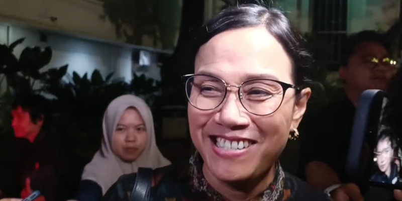 Sri Mulyani Cuma Senyum Saat Ditanya Isu Mundur