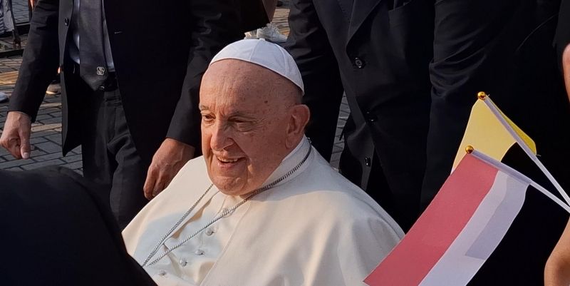 Vatikan: Paus Fransiskus dalam Kondisi Stabil tanpa Masalah Pernapasan Baru