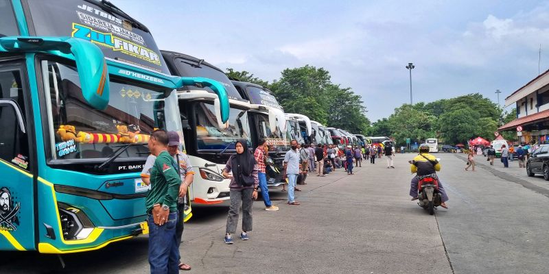 H-2 Lebaran Tiket Bus ke Jateng-Jatim Hampir Ludes, Harga Cenderung Mahal