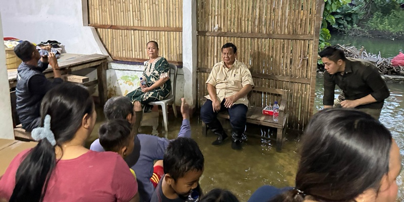 Warga Korban Banjir Bekasi Terharu Dikunjungi Prabowo