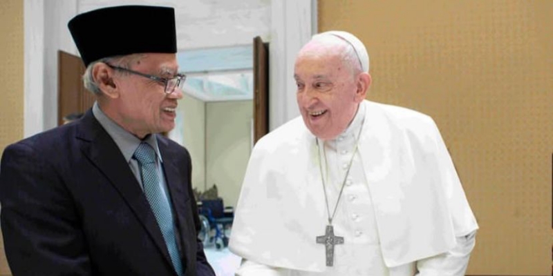 Muhammadiyah Kehilangan Paus Fransiskus