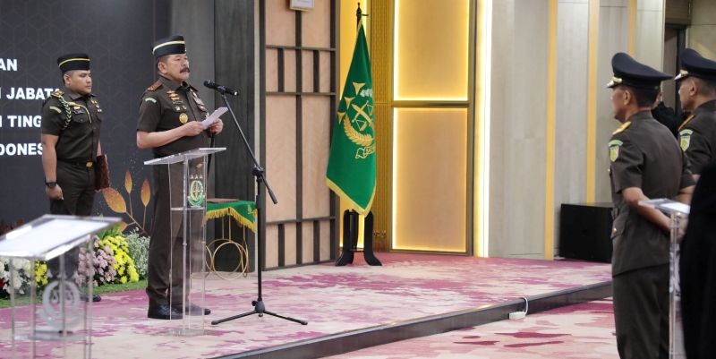 Jaksa Agung Lantik Enam Kajati: Ancam Copot jika Melanggar