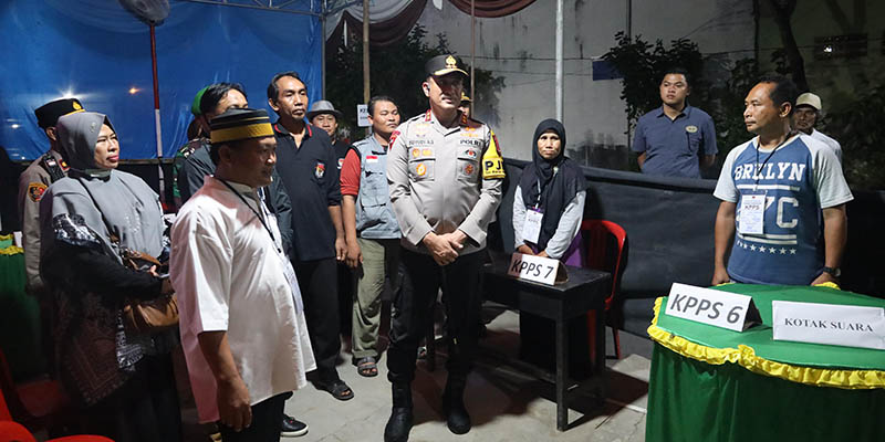 Tinjau Kesiapan TPS di Kabupaten Serang, Kapolda Banten Optimistis PSU Hari Ini Berjalan Lancar