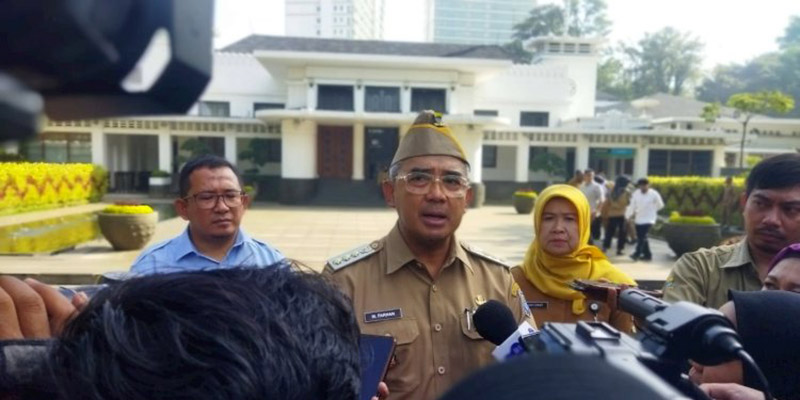 Farhan Bakal Tindak Tegas Pelaku Penumpukan Sampah di Pasar Gedebage