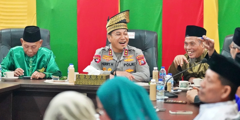 Kapolda Riau Sowan ke Lembaga Adat Melayu