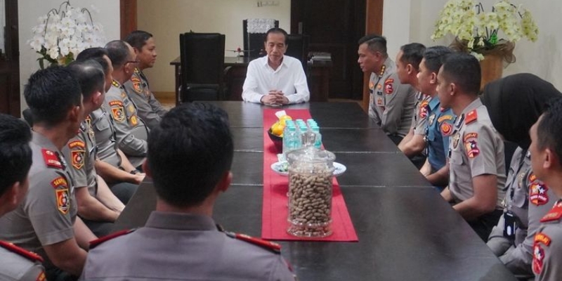 Sahroni Kritik Jokowi Pamer Ketemu Sespimen Polri di Medsos: Kan sudah Mantan Presiden