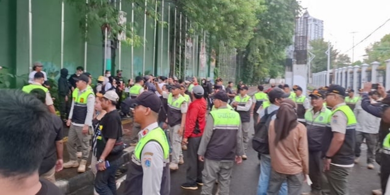 Arogansi Satpol PP Bongkar Tenda Pendemo Coreng Wajah Pramono Anung
