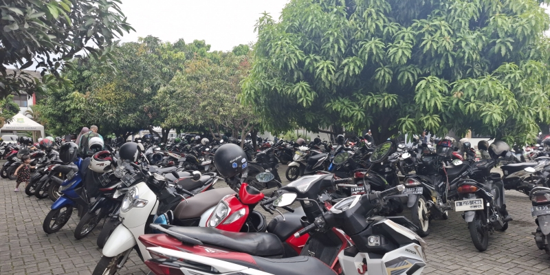 Hari Pertama Pemutihan, Samsat Ciledug Diserbu Warga Telat Pajak