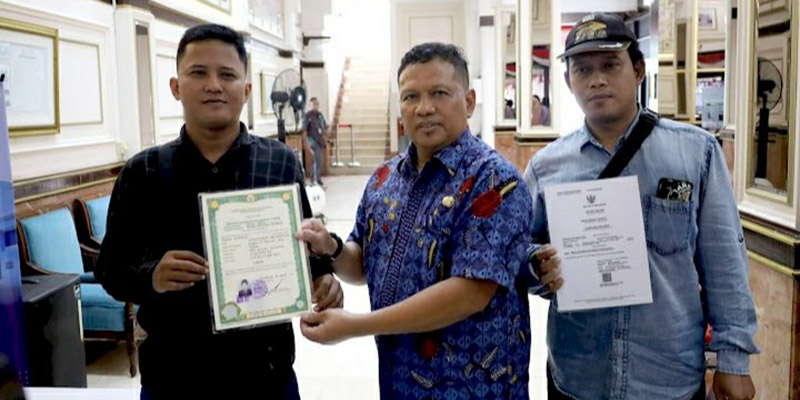Belasan Kasus Ijazah yang Ditahan Perusahaan Dituntaskan Pemkot Surabaya Tanpa Gaduh