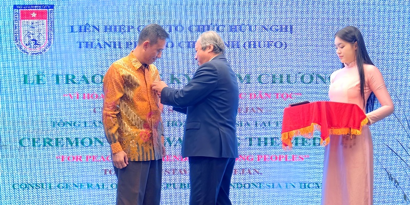 Tingkatkan Hubungan Bilateral, KJRI Vietnam Terima Penghargaan Tertinggi