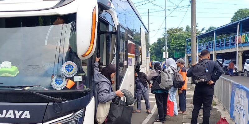 Penumpang Arus Balik Jangan Turun di Pinggir Jalan