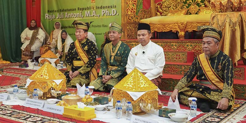Ikuti Proses Adat Tepuk Tepung Tawar, Raja Antoni Ingatkan Peran dan Dukungan Orangtua