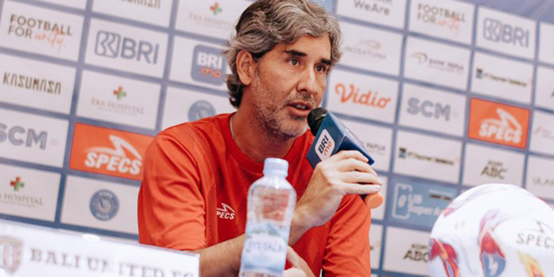 Diisukan Gabung Persija atau Persebaya, Begini Jawaban Teco