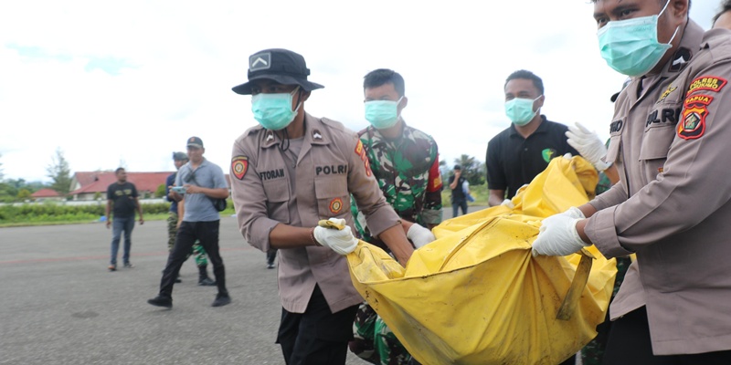TNI-Polri Berhasil Identifikasi 12 Korban Kebrutalan KKB di Yahukimo