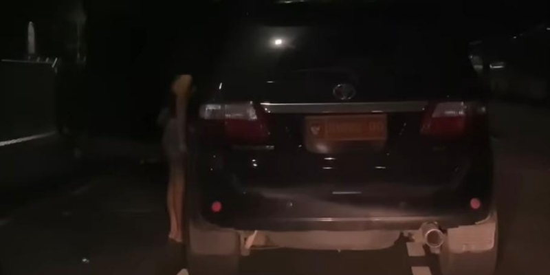 Viral Video Mobil Pelat Dinas Asyik Ngobrol Dengan Wanita di Pinggir Jalan, Ini Penjelasan Kemhan