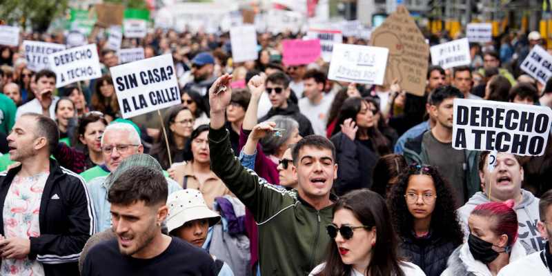 Sewa Rumah Naik Gila-Gilaan, Ratusan Ribu Warga Spanyol Gelar Aksi Protes