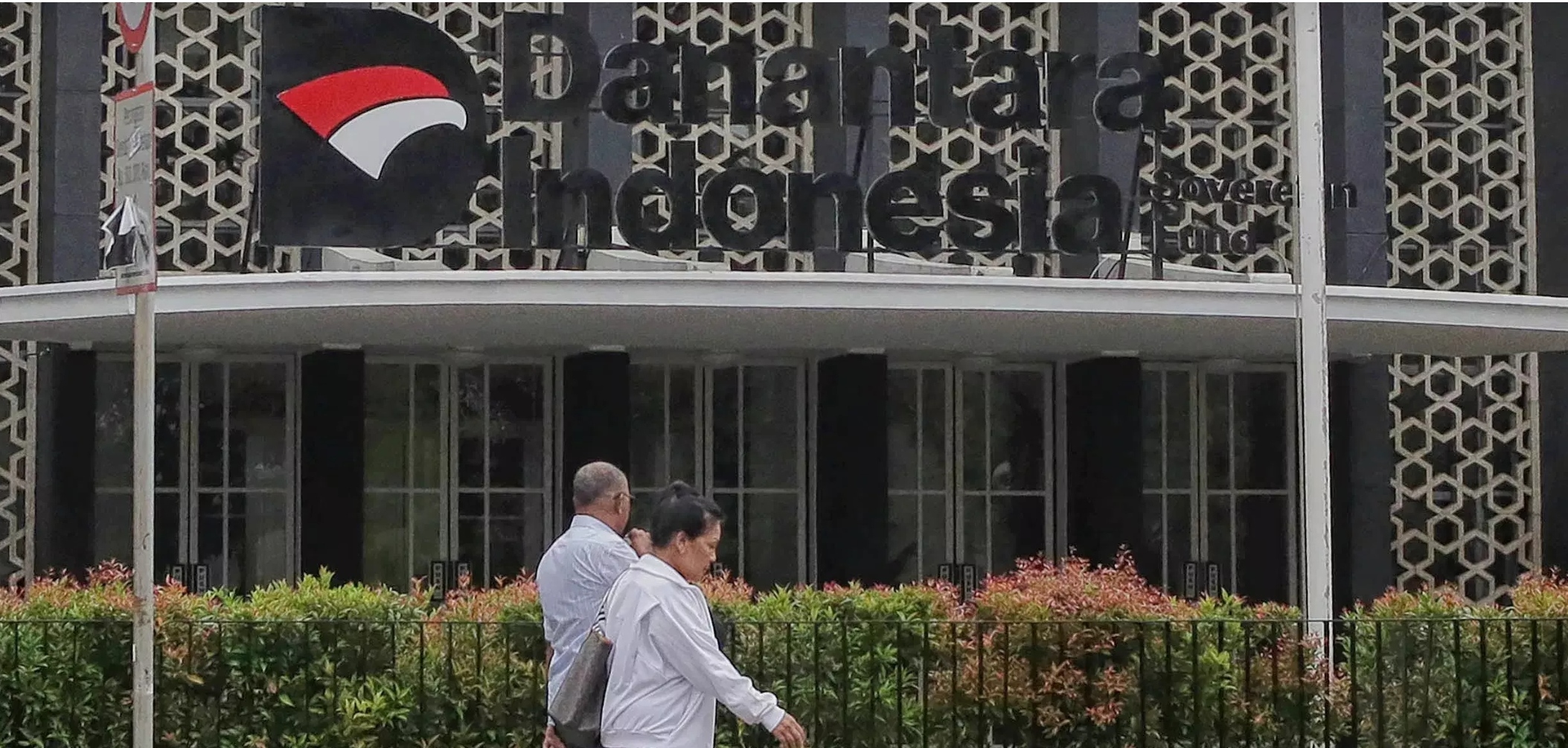 Danantara Nyaris Rp17.000 Triliun, IHSG Dekati 6.800