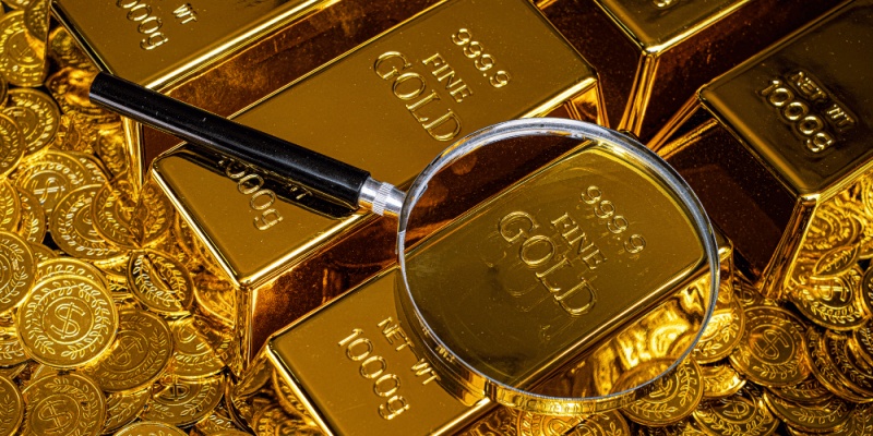 Jangan <i>Panic Buying</i>, Simak Saran Ekonom Sebelum Beli Emas