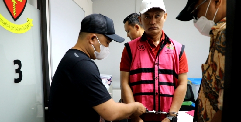 Pasal Hukum cuma jadi Pundi-pundi bagi Begundal Berjubah Pengadil