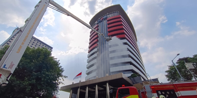 Pegawai KPK Berhamburan ke Luar Gedung, Alarm Berbunyi Nyaring