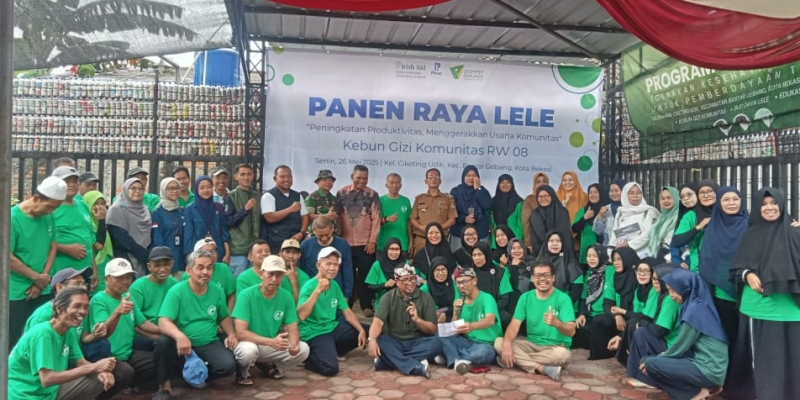 PIRAC dan Dompet Dhuafa Gelar Panen Raya Lele Komunitas Lansia di Bekasi