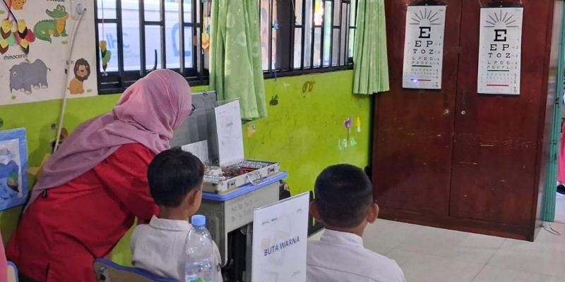 Alami Gangguan Penglihatan, 600 Siswa di Jakut Dapat Kacamata Gratis