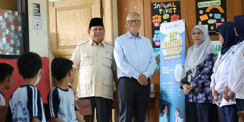 Prabowo-Bill Gates Tinjau Langsung Program MBG di SDN Jati 03 Pulogadung