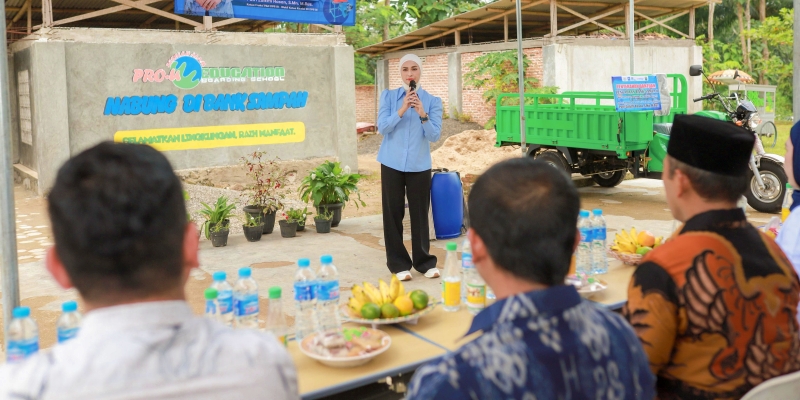 Dukung Swasembada Pangan Presiden Prabowo, Putri Zulhas Salurkan Bantuan untuk Petani