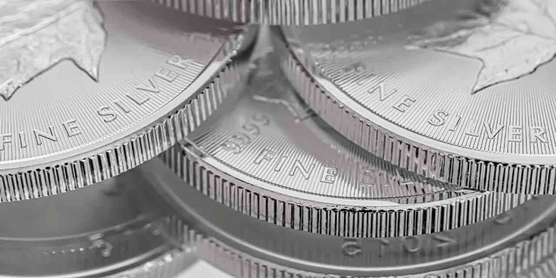Perak Anjlok, Kurs XAG Diperdagangkan di 32,56 Dolar AS