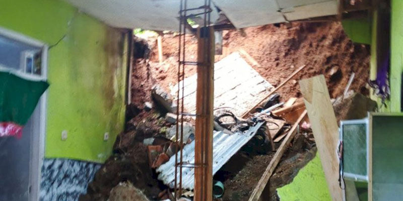 Lembang Kembali Alami Longsor, Satu Rumah Tertimbun