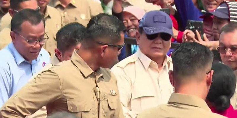 Tiba di Lokasi Acara May Day 2025, Prabowo Disambut Ketua KSPSI Jumhur Hidayat