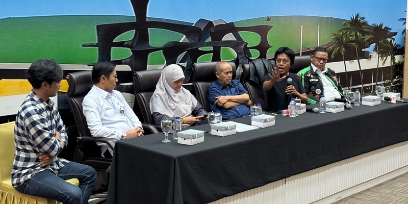 Adian Napitupulu Dorong Regulasi Ojol: Kita Sudah Melanggar Hukum Sejak 2010