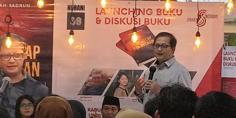 Buku Ubedilah Badrun Ungkap Warisan Kegelapan Rezim Jokowi