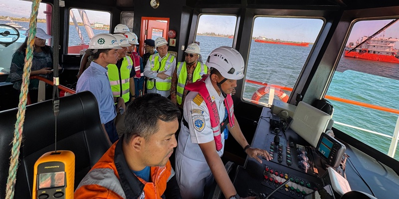 Wapres Gibran dan Sultan Pantau Pengerukan Pelabuhan Pulau Baai Bengkulu