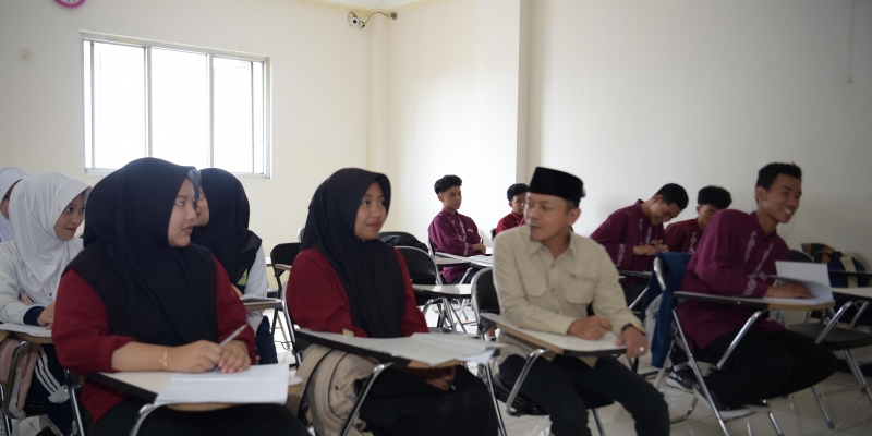 Wamen Fajar: Pelajar SMK Harus Kuasai Bahasa Asing