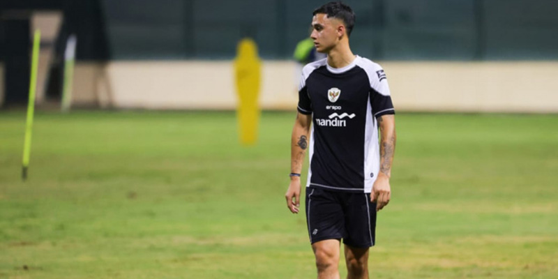 Kluivert Hormati Putusan Eliano Reijnders Batal Bela Timnas Indonesia