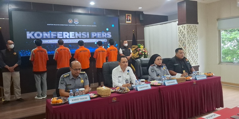 Lima WN China Ditangkap Imigrasi Buntut Penipuan Berkedok Biro Jodoh