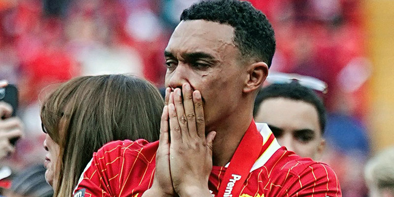 Lakoni Laga Perpisahan bersama Liverpool, Trent Tak Kuasa Menahan Air Mata