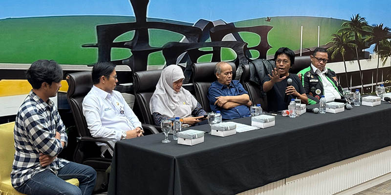 Adian Ungkap Isi Pembicaraan Bersama Dasco soal Ojol