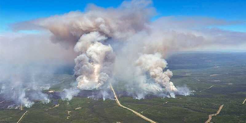 Kebakaran Hutan Kanada Paksa 17 Ribu Orang Mengungsi, Asap Menyebar Sampai ke AS