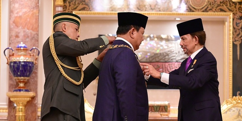 Prabowo Terima Bintang Kebesaran Tertinggi dari Sultan Brunei